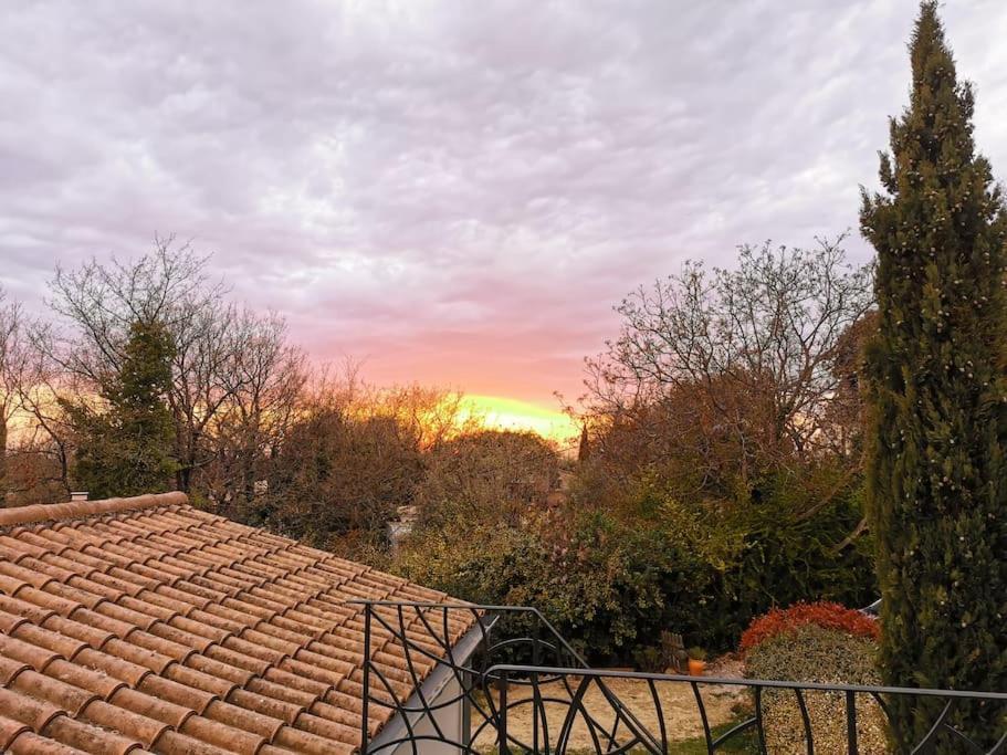 Entre Ventoux Et Luberon, Appartement Dans Maison. Malemort-du-Comtat Экстерьер фото