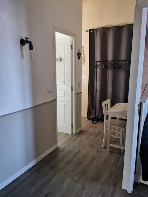 Entre Ventoux Et Luberon, Appartement Dans Maison. Malemort-du-Comtat Экстерьер фото