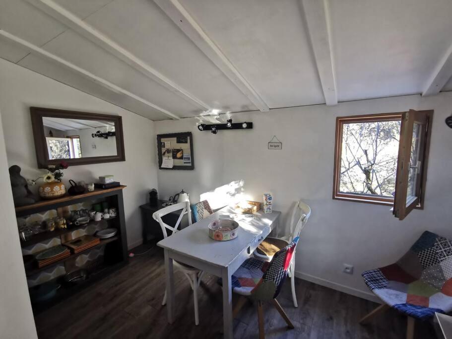 Entre Ventoux Et Luberon, Appartement Dans Maison. Malemort-du-Comtat Экстерьер фото
