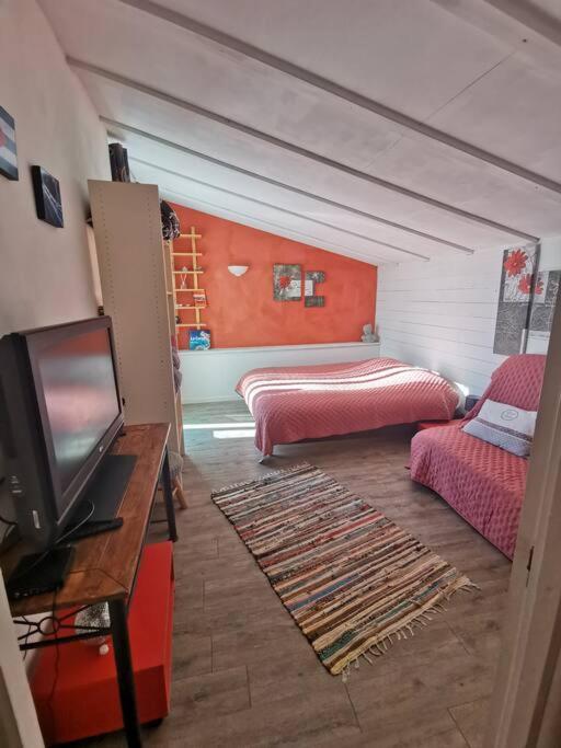 Entre Ventoux Et Luberon, Appartement Dans Maison. Malemort-du-Comtat Экстерьер фото
