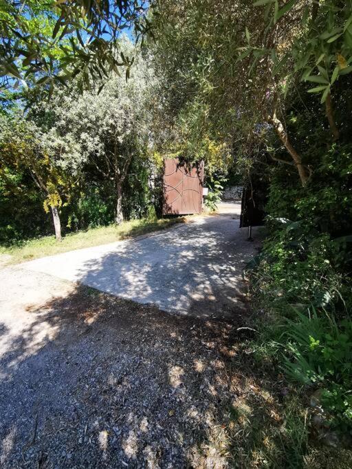 Entre Ventoux Et Luberon, Appartement Dans Maison. Malemort-du-Comtat Экстерьер фото